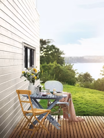 bord på terrass
