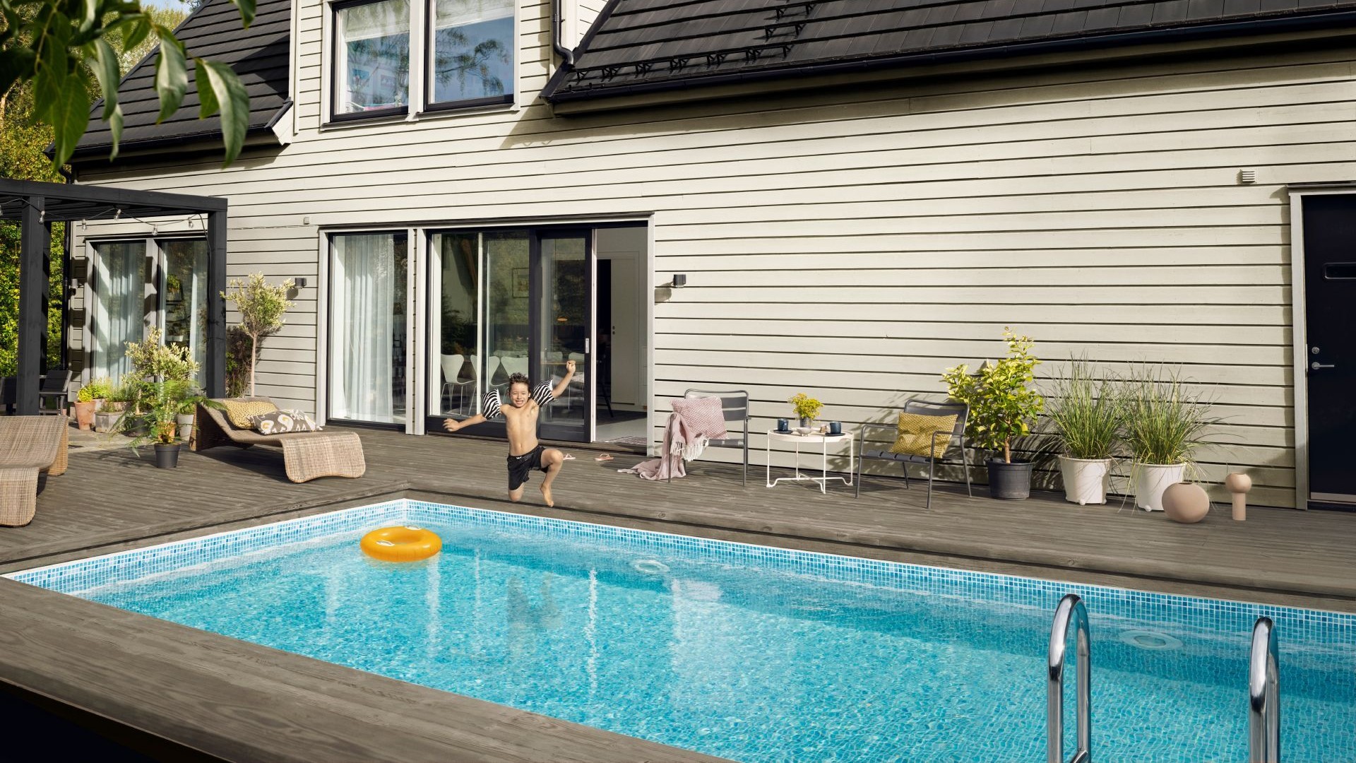 träfasad målad i perfekt fasad plus i kulör vintersken 208